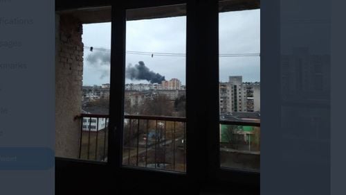 Foto: Rusia bombardează baza militară de lângă orașul Ivano Frankivsk, aflat la 150 km în linie dreaptă de Sighetu Marmației