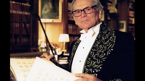 Creatorul de modă francez Pierre Cardin, înhumat într-un sicriu pe care l-a conceput personal