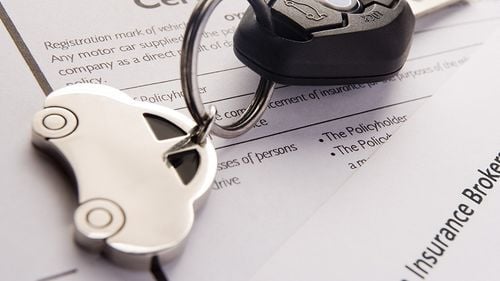 Brokeri: preţul poliţelor RCA a crescut cu 25 - 40% după retragerea autorizaţiei de funcţionare a City Insurance