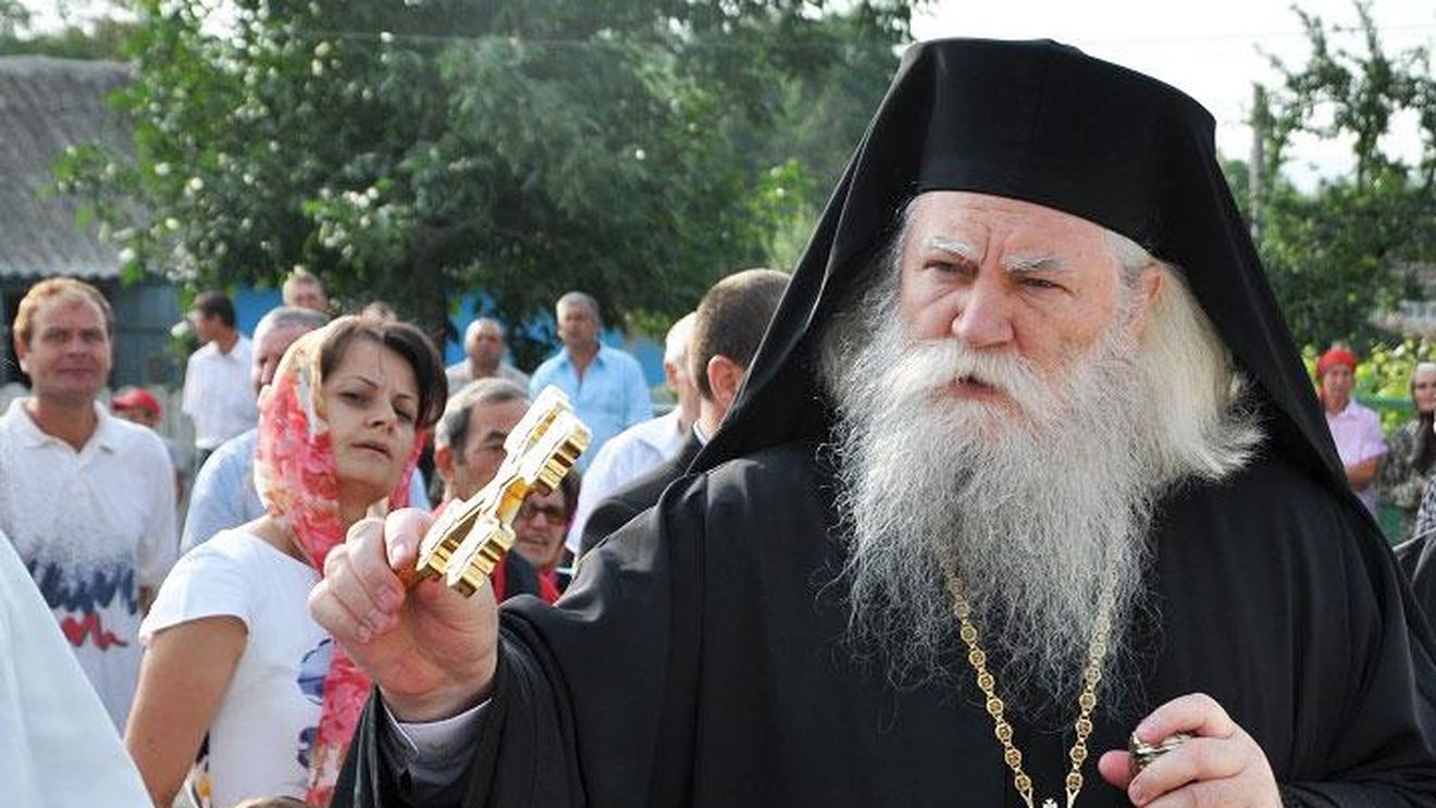 Arhiepiscopul Sucevei explică de ce monahii din mănăstiri primesc salariu: ”Sunt în marea lor majoritate licențiați și, fiind intelectuali, nu pot să nu-și cumpere noile apariții editoriale”