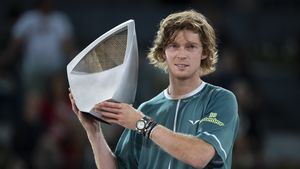 Andrey Rublev îl învinge pe Jack Draper în finală și câștigă al doilea titlu la Doha / Ce s-a întâmplat la Rio Open - Comesana a căzut peste fileu în semifinală