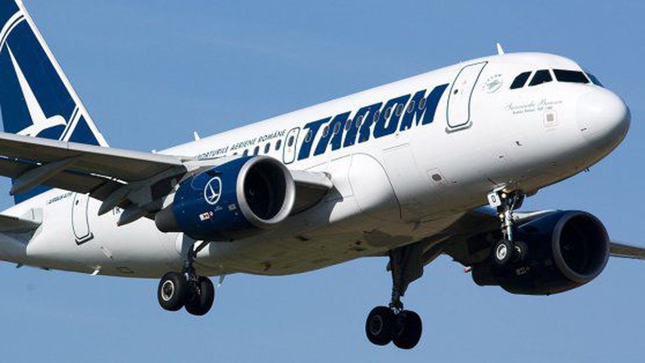 UPDATE Tarom anunţă remedierea problemei în sistemul de control al plecărilor, după patru ore de nefuncţionare. Cursele au întârzieri de până la 2 ore şi 30 de minute