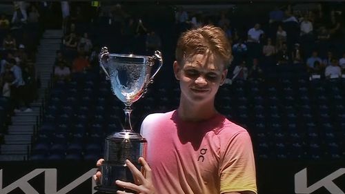 Campionul juniorilor de la Australian Open 2025, felicitat personal de idolul Roger Federer