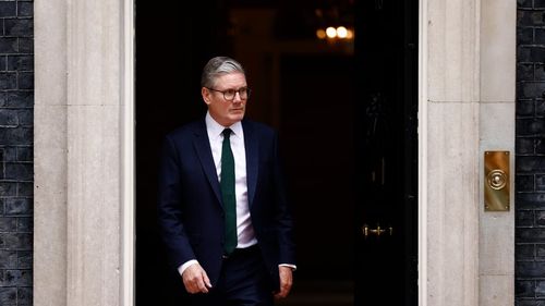 Premierul britanic anunţă că va face publice documente pentru a stinge polemica legată de un caz de spionaj în profitul Chinei