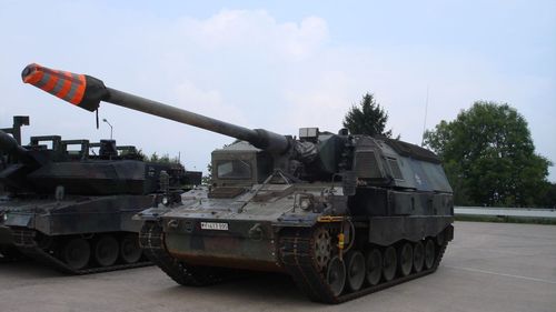 Germania va oferi Ucrainei şapte obuziere blindate autopropulsate Panzerhaubitzen 2000, pe lângă cele cinci promise deja de Ţările de Jos / Proiectilele pot lovi la până la 40 km distanță
