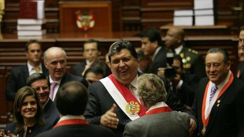 Fostul preşedinte peruan Alan Garcia s-a împuşcat în cap în momentul în care poliția a venit la el acasă ca să-l aresteze pentru acuzații de corupție