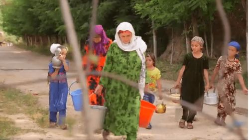 Tadjikistanul va publica un ghid care le va explica femeilor cum să se îmbrace