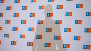 Ionuț Moșteanu, despre senatorul care a lovit cu telefonul în cap un partener de discuție: ”Vom lua o decizie în perioada imediat următoare. Orice variantă este posibilă şi este pe masă în acest moment”