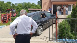 Alianța 2020 USR PLUS anunță că USR Dolj va depune plângere penală împotriva primarului PSD Ion Moraru din Botoșești Paia, pe care îl acuză că influențează rezultatul referendumui și al votului