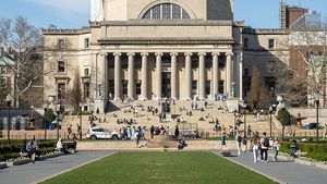 Preşedintele interimar al Universităţii Columbia demisionează după concesiile făcute în disputa cu Trump privind finanţarea