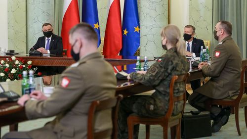 Polonia reintroduce de sâmbătă restricţii la nivel naţional pentru următoarele trei săptămâni/ Miercuri au fost raportate 25.052 de cazuri noi, cel mai ridicat bilanţ zilnic consemnat în acest an