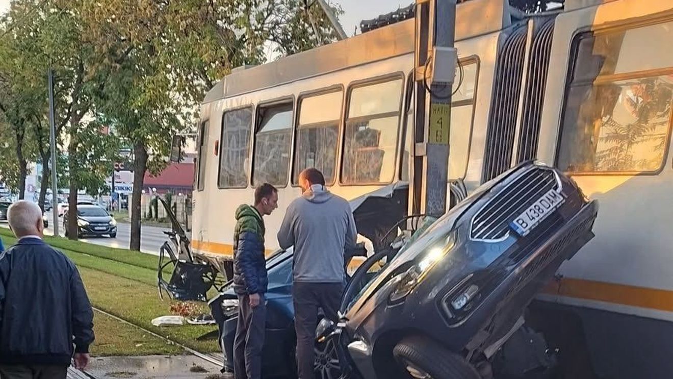 Circulația tramvaielor a fost blocată aproape 3 ore pe șoseaua Progresului din Capitală, după un accident grav între un tramvai și un autoturism / Șoferul a murit / Suspiciuni că vatmanul a consumat substanțe psihoactive