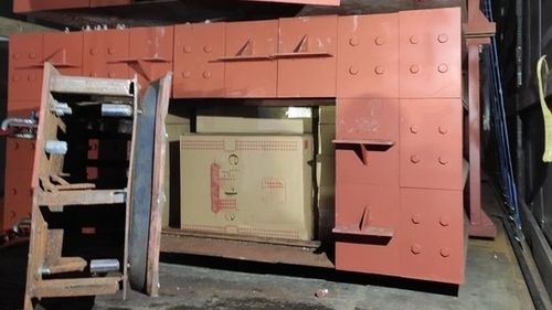 Fabrică de ţigări clandestină şi un TIR încărcat cu ţigări de contrabandă, la Fălticeni / Valoarea totată a bunurilor depăşeşte o jumătate de milion de euro