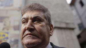 VIDEO Ce clădire ilegală ar demola Cătălin Drulă ca primar al Capitalei / Principalul meu adversar e PSD-ismul