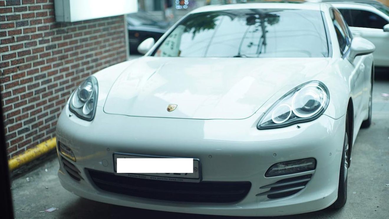 Șoferul unui Porsche a convins instanța că a fost amendat greșit pentru comportament agresiv: ”Are 550 CP, iar motorul dezvoltă un zgomot destul de puternic la orice fel de accelerație” / Era acuzat de un polițist că a ambalat motorul în apropierea unei treceri pentru pietoni