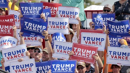 Treisprezece falși electori din 2020 vor vota marți pentru Trump într-un colegiu electoral real. Votul este în mare parte ceremonial