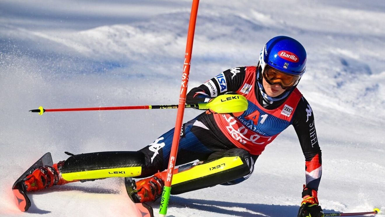 VIDEO Mikaela Shiffrin, performanță istorică. Ea a obţinut victoria cu numărul 100 la Cupa Mondială de schi alpin