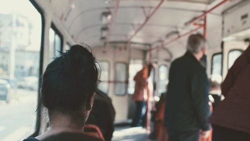 Toți elevii din București vor circula gratuit cu transportul în comun – a votat Consiliul General