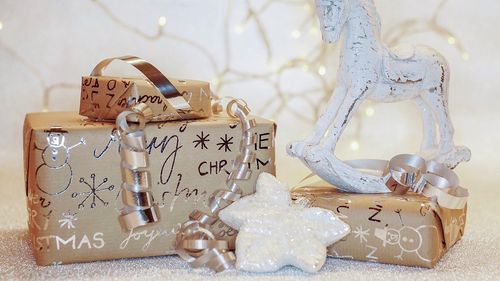 De la nuci la iPad. Care au fost primele daruri ale Crăciunului și cum arată topul celor mai populare jucării de sărbători din Occident din ultimele decenii