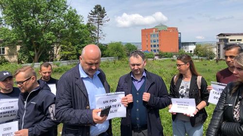 Protest la Cluj pentru că nu s-a demarat Centrul de Transplant / Medic: „Să ne dea nouă terenul! Cu un hârleț și o lopată, noi făceam un spital”