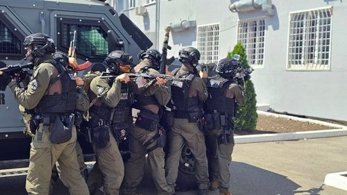 BREAKING Peste 70 de arestări în urma a 250 de percheziții concomitente în Republica Moldova, la persoane suspectate că erau finanțate de Rusia și plănuiau evenimente violente