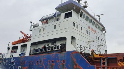 O navă cu 12 navigatori sirieni la bord a fost abandonată în Portul Constanţa/Nava nu are combustibil, mâncarea este pe sfârşite, iar salariile nu au mai fost plătite de un an