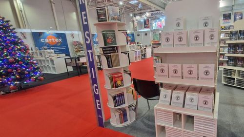 FOTO Cartea lui Călin Georgescu în care candidatul pro-rus citează din teroristul Unabomber, care ura progresul și dezvoltarea societății, promovată la Târgul de carte Gaudeamus