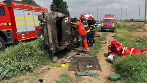 Accident grav în Ialomița: Două femei au murit după ce o mașină a fost lovită de tren / Doi copii, transportați la spital în stare critică