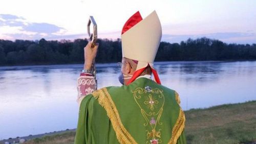 Rugăciuni împotriva secetei în nordul Italiei / Locuitorii care trăiesc de-a lungul fluviului Po, afectați de lipsa apei