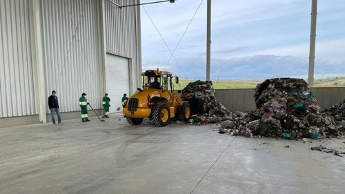 Cel mai mare centru de management al deșeurilor din Transilvania a devenit funcțional. Centrul se află în județul Alba
