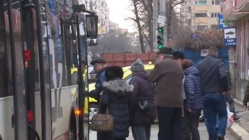 Curtea Constituțională a decis că Legea pentru modificarea şi completarea Ordonanţei Guvernului nr.27/2011 privind transporturile rutiere este neconstituţională, în ansamblul său / Cătălin Drulă: CCR a apărat interesul mafioţilor