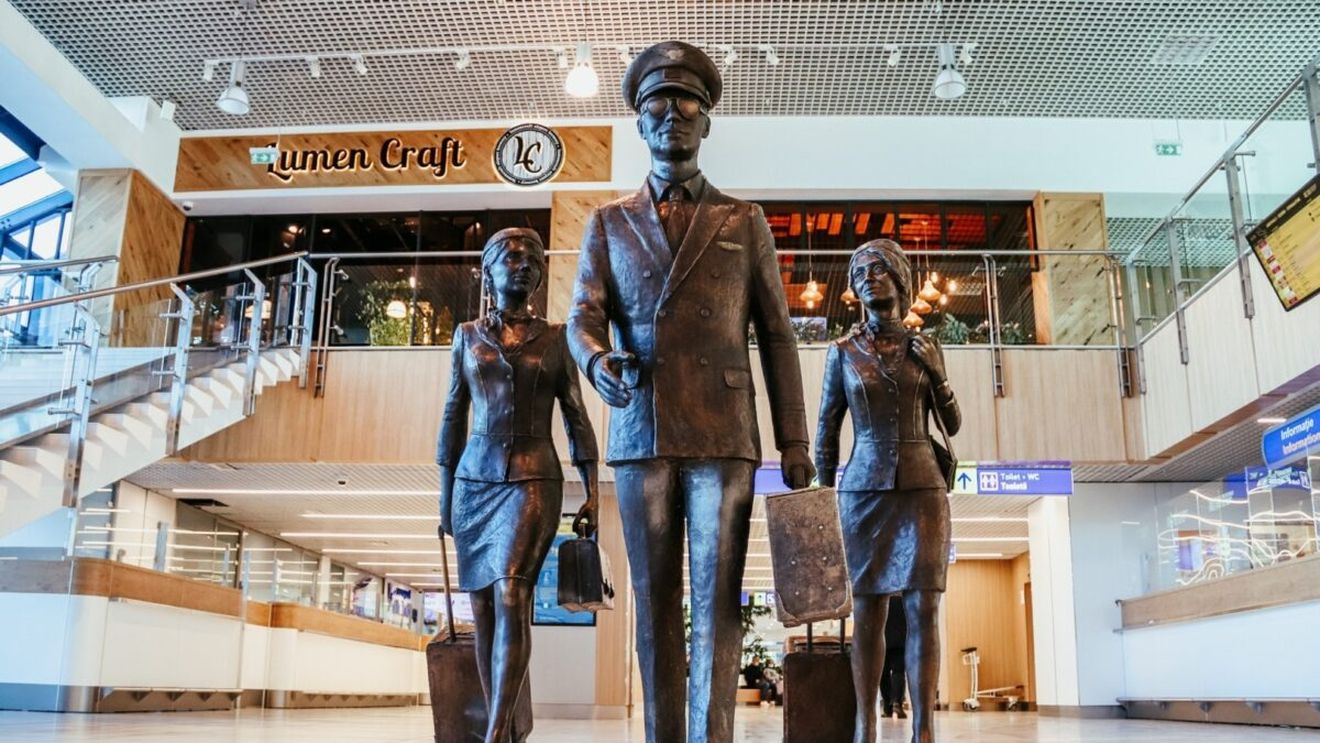 Wizz Air suspendă toate zborurile către și dinspre Chișinău începând cu 14 martie, din cauza „riscului ridicat din spațiul aerian al țării”. Compania susține că va redeschide baza „de îndată ce acest lucru va putea fi realizat în siguranță”