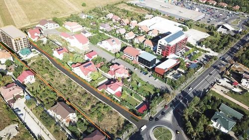 EXCLUSIV Patru blocuri cu cinci etaje răsar lângă vila din Ploiești a lui Sebastian Ghiță/ Fugarul e în proces de divorț/ Socrul lui Ghiță vrea să oprească în instanță construcția și se plânge că rămâne fără soare