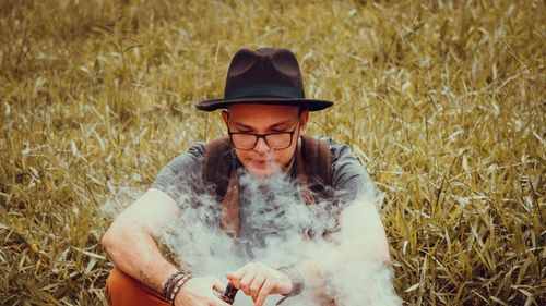 VIDEO Polonia și Franța vor să interzică definitiv țigările electronice de unică folosință, pe fondul popularității îngrijorătoare a acestora în rândul tinerilor