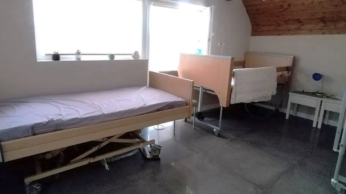 Două centre rezidenţiale pentru persoane vulnerabile, închise la Maramureș / Beneficiarii au fost mutaţi în alte spaţii