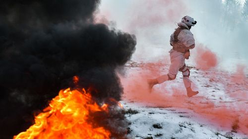 Criza din Ucraina: Biden l-a avertizat pe Putin că o invazie în Ucraina va avea costuri ”severe” / CIA susține că Rusia ar putea invada Ucraina miercuri / KLM și-a oprit zborurile spre Ucraina