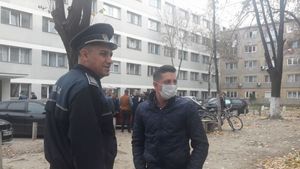 Condiții de mizerie în blocul din Timișoara în care au murit trei oameni: „Nu cred că aţi putea să trăiţi aici. Vă este scârbă să călcaţi pe scări“ - Adevărul