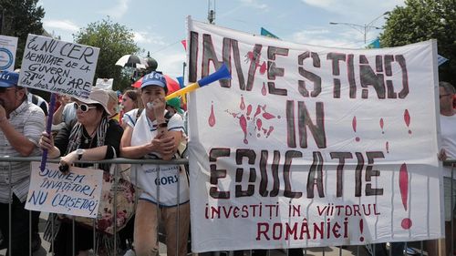 Ciolacu îi cere ministrului Educaţiei să preia propunerile OCDE privind salarizarea în învăţământ pe bază de performanță şi să le discute ”rapid” cu sindicatele