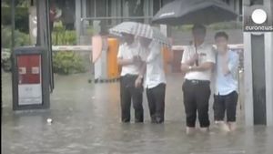 Inundaţii în sudul Chinei, în timp ce în rest temperaturile sunt foarte ridicate