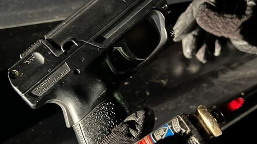 SURSE Horațiu Potra și mercenari apropiați de Călin Georgescu, audiați de poliție / În mașina lui Potra s-a găsit un pistol și mai multe arme albe / Unii dintre șoferi au fost găsiți pozitiv la amfetamină