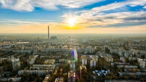 Vreme deosebit de caldă în Bucureşti duminică / Temperaturi mult peste cele normale de până la 14 grade