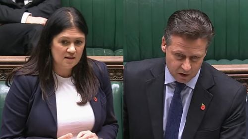 Dezbaterea cu privire la criza din BBC în Camera Comunelor a parlamentului britanic alunecă în poziții politice partizane: stânga apără corporația, dreapta o critică