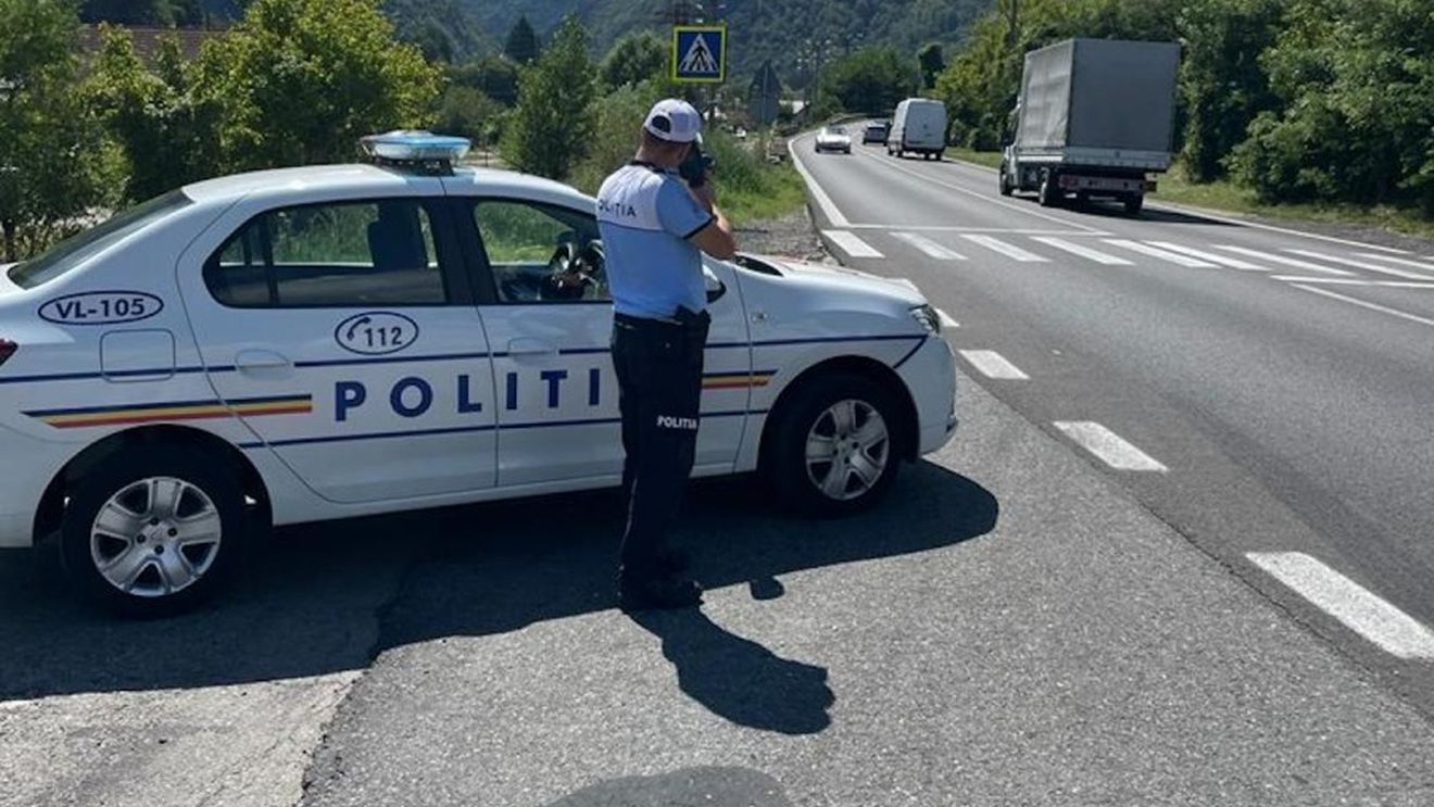 Trafic blocat pe Valea Oltului, în ambele sensuri / Patru persoane au fost rănite în urma unui accident