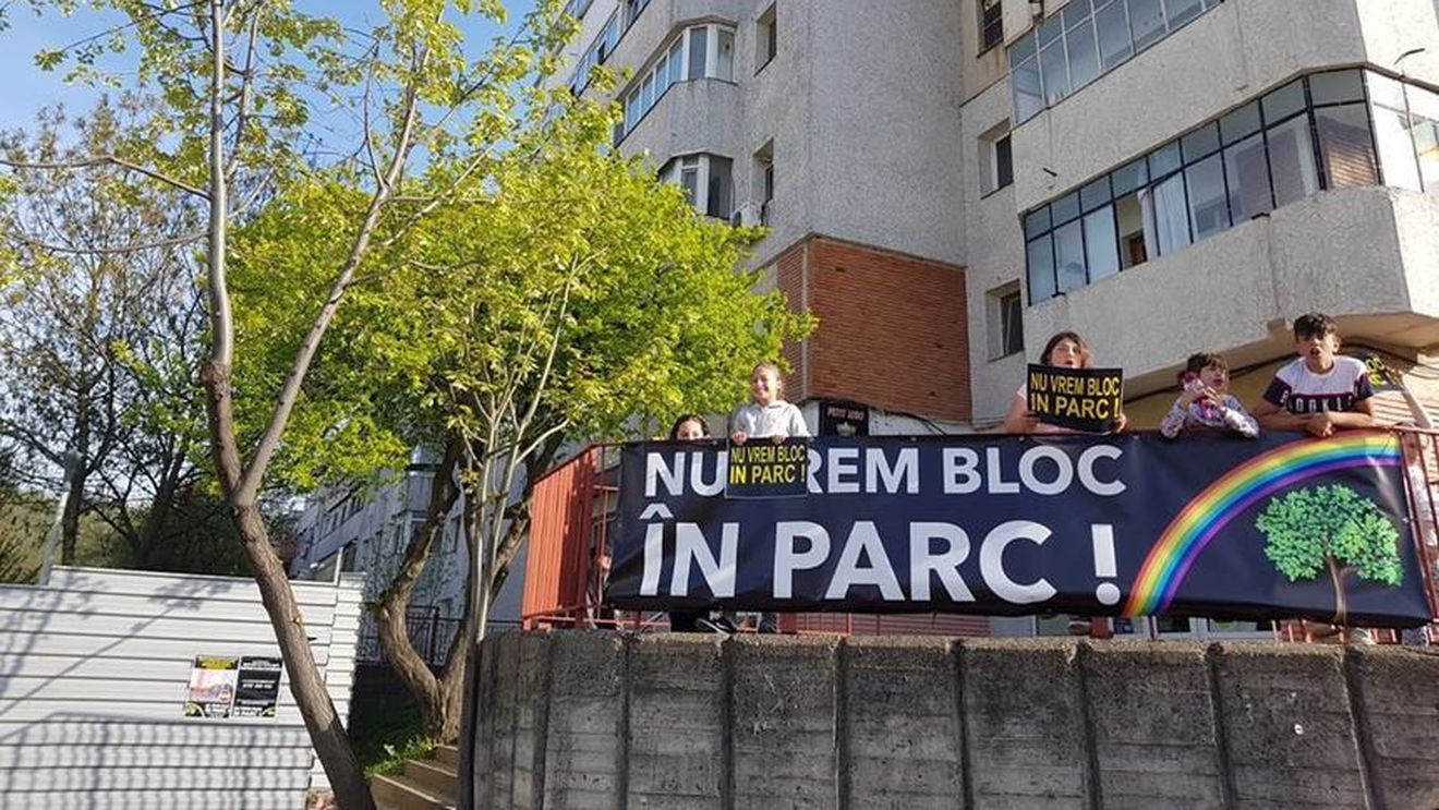 Scandal în Iași după ce primăria a autorizat construirea a două blocuri într-un parc