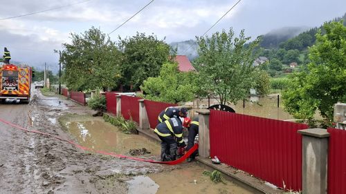 Campanie umanitară lansată de primarul municipiului Piatra-Neamţ pentru sinistraţii de pe Valea Bistriţei / Unde se pot face donații