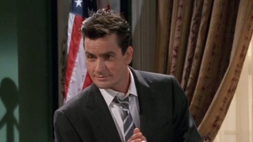 Charlie Sheen nu s-a mai atins de 8 ani de alcool și droguri / Actorul lansează o carte de memorii și un documentar despre viața lui