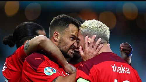 Singurul jucător nevaccinat din lotul Elveției, infectat cu SARS CoV-2 / Studiu: 30% dintre jucătorii care evoluează în Anglia au refuzat să se vaccineze