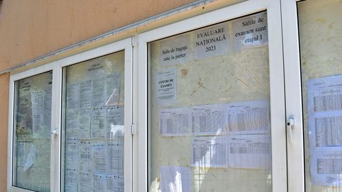 Controale în școlile din Bacău pentru publicarea transparentă a funcțiilor plătite din bani publici și a salariilor, anunțate de Inspecția Muncii. Lista acestora trebuie afișată în școli și online, de două ori pe an, potrivit legii