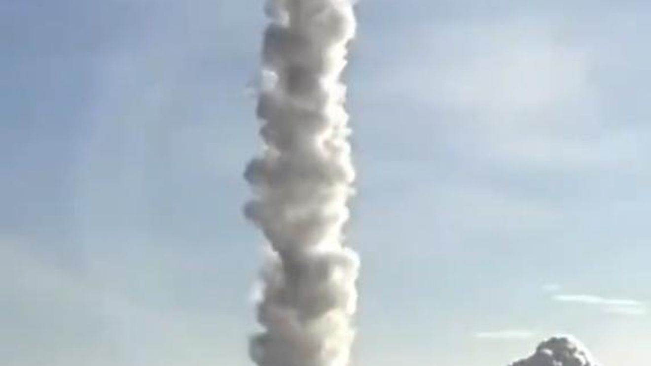 FOTO Emiratele Arabe Unite au salutat plasarea pe orbita stabilită a sondei spațiale Al-Amal (Speranţă), primul vehicul spaţial interplanetar lansat de un stat arab