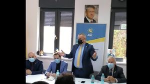GALERIE FOTO Tabloul lui Klaus Iohannis, în sala de ședință a PNL Odobești
